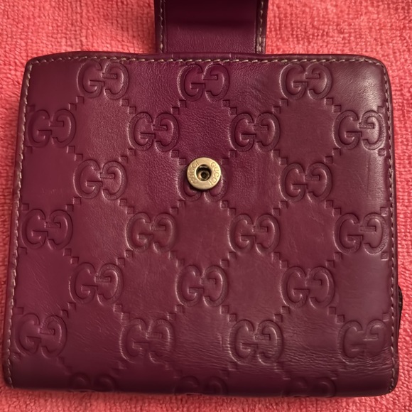 Gucci Purple Embossed Wallet with Gold-Tone Detail - Picture 8 of 10